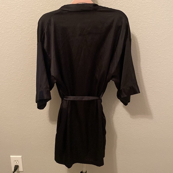 VS Satin Robe - Picture 4 of 5